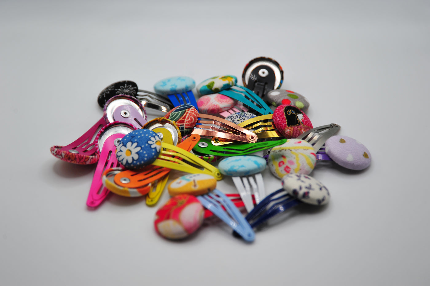 23mm Attached Button + Snap Clip - Mixed or Pick Your Colours